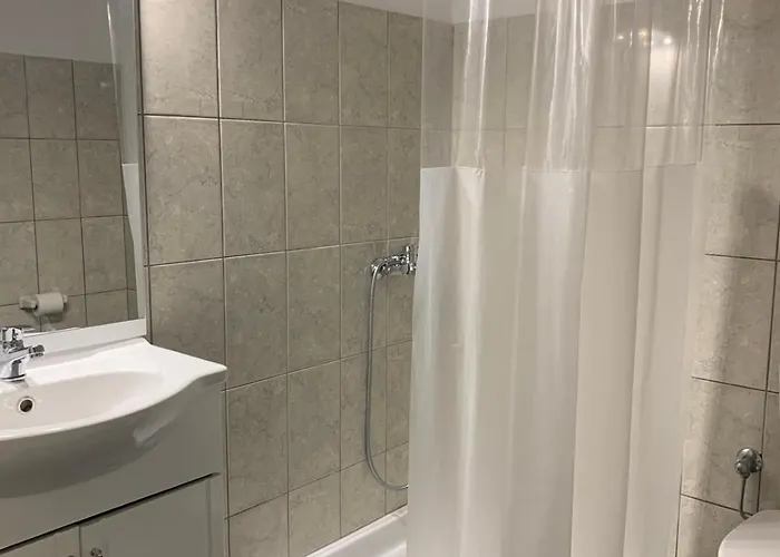 Lucia アパート アルゴストリオン